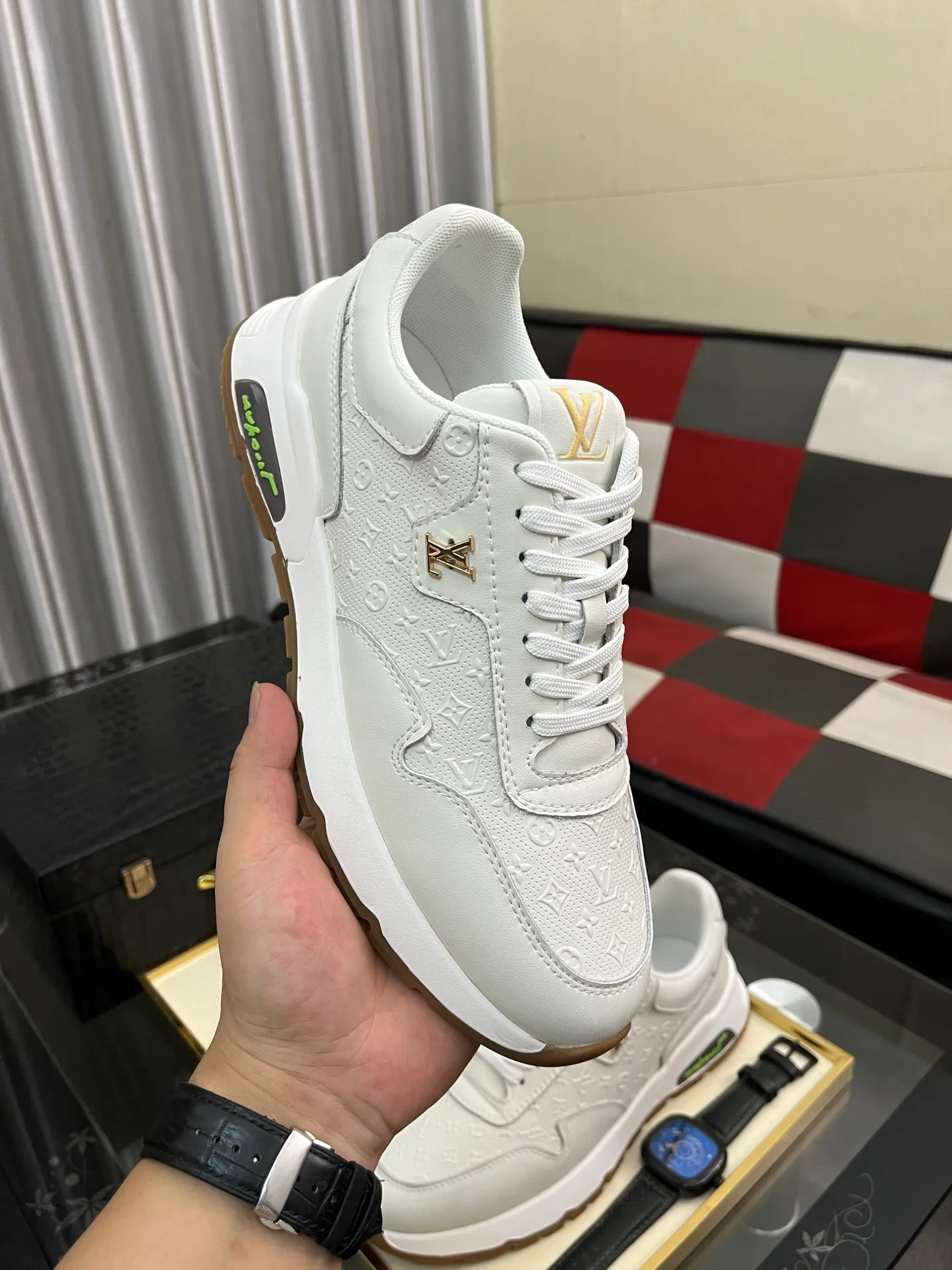 Men's shoes 💰458⌚️⌚️[Louis Vuitton LV] Dad shoes are popular casual sports shoes with outsole, breathable and comfortable, easy to walk, trendy men's versatile fly woven epoxy with ➕leather lining➕Gucci's popular original outsole, sports and running style, super comfortable. Size 38-442️⃣Colors available